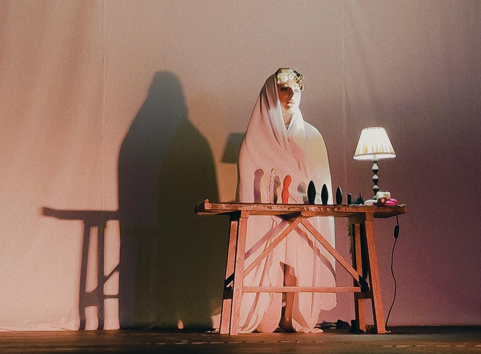 HISTORIAS PERFORMATIVAS PARA VOYERS